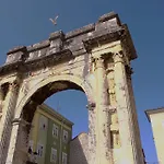 Kalea Pula Center